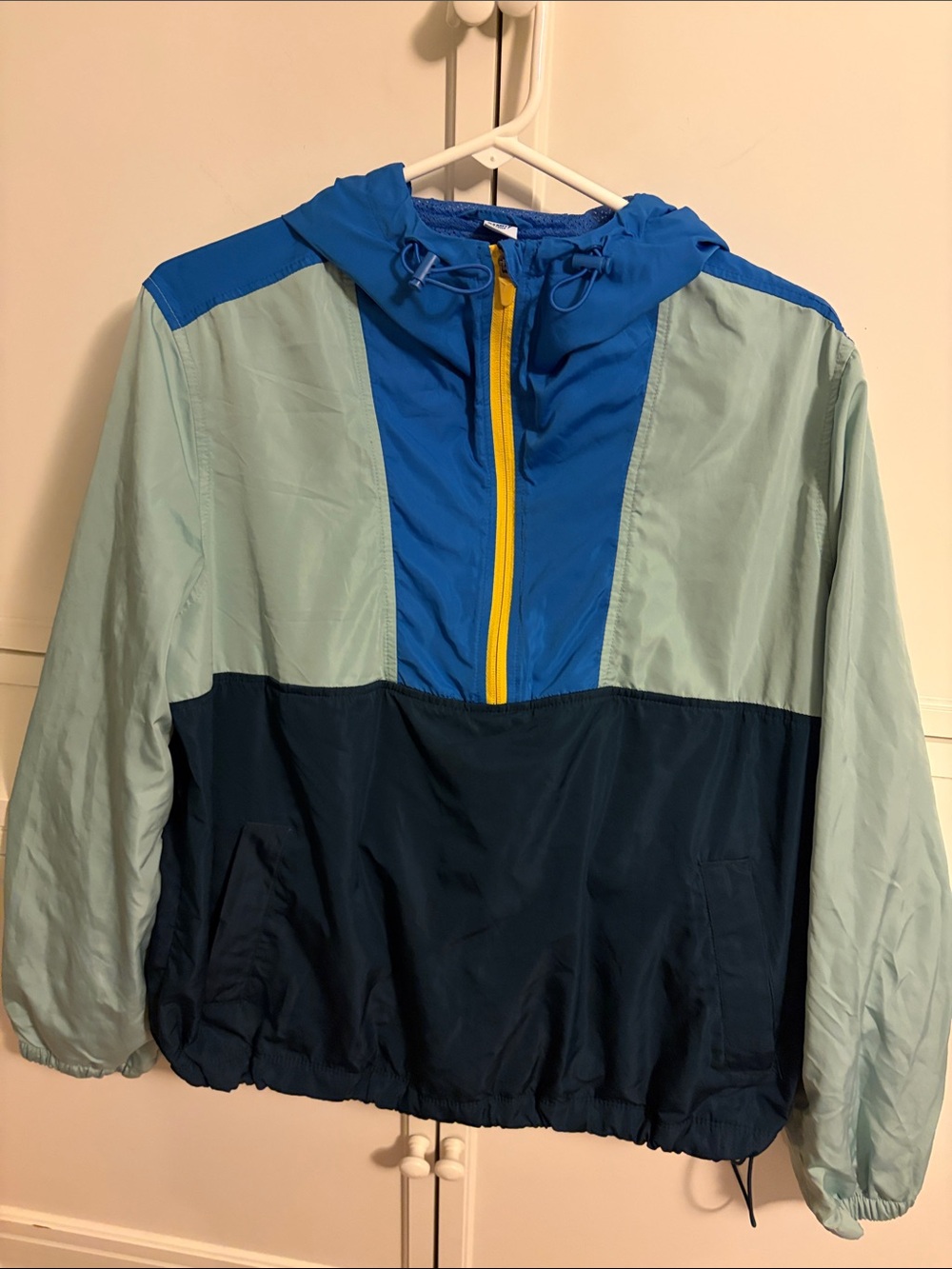 Old Navy Colorblock Windbreaker Jacket in Blue, Navy & Light Mint
